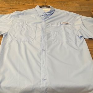 Columbia PFG Size M long sleeve shirt never worn.  No tags